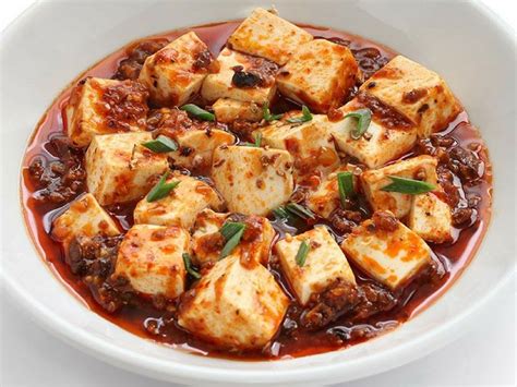  Il Mapo Tofu: Un Piatto Piccante e Cremoso che Esplode di Sapore!